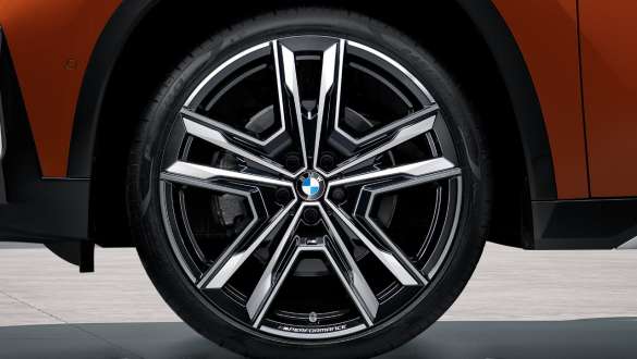 BMW U11 BEV M Performance 21-inčni točak od lakih legura BMW U11 BEV M Performance 21-inčni dvokraki točak od lakih legura 877 M dvobojni