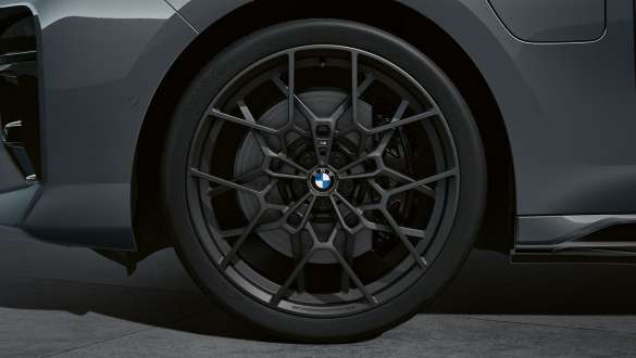 22-inčni M Performance kovani točkovi u Cross-spoke stilu 912 M BMW M760e xDrive Sedan G70 22-inčni M Performance kovani točkovi u Cross-spoke stilu 912 M, Frozen Gunmetal Grey BMW M760e xDrive Sedan G70