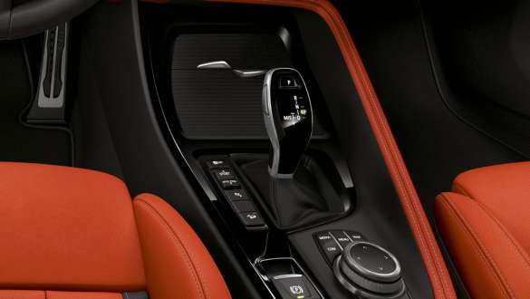 Sportski sistem prenosa BMW X2 M35i (F39) Sportski sistem prenosa BMW X2 M35i (F39) unutrašnjost
