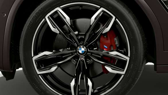 M sport kočnice BMW X4 M40i M40d G02 LCI 2021 BMW X4 M40i M40d G02 LCI 2021 Facelift M Sport kočnice prikaz izbliza