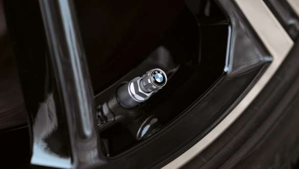 BMW kapice ventila sa logotipom BMW dodatna oprema za jesen i zimu BMW kapice ventila sa logotipom