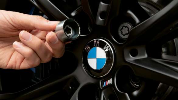 BMW sistem zaključavanja vijaka naplataka BMW dodatna oprema za jesen i zimu BMW sistem zaključavanja vijaka naplataka