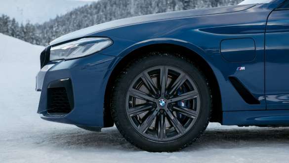 18-Inčni BMW točkovi V-krak 684 Orbit srebrne boje, zimski komplet BMW dodatna oprema za jesen i zimu 18-Inčni BMW V-krak 684 Orbit srebrne boje, zimski komplet