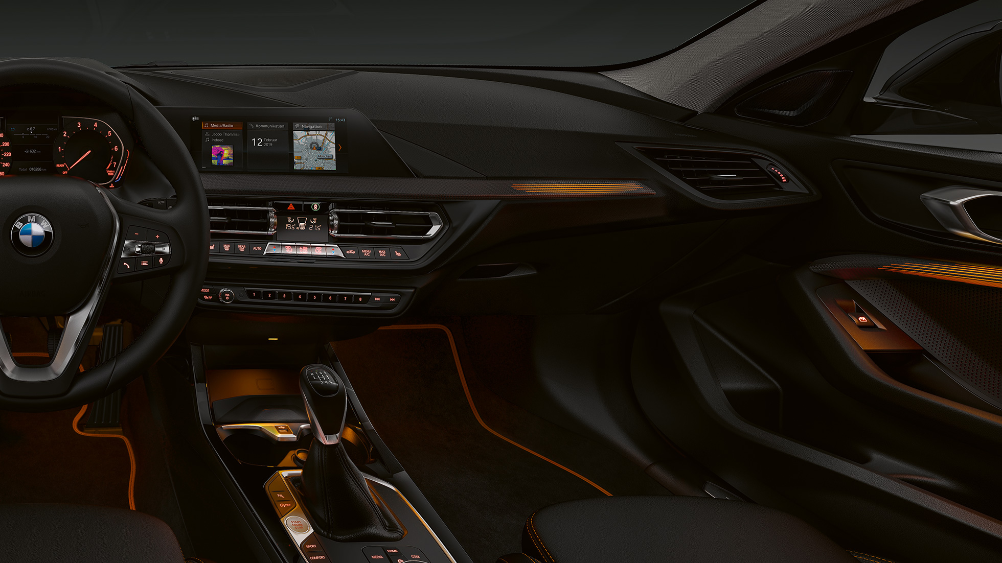 Završni elementi unutrašnje ukrasne lajsne „Illuminated Berlin“. BMW serije 1 Model Sport Line, završni elementi unutrašnje ukrasne lajsne „Illuminated Berlin“.