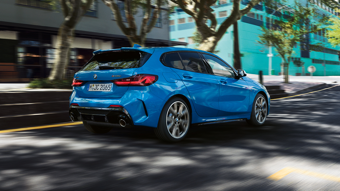 Tehnologije dinamike vožnje. Dinamičnost vožnje novog modela BMW serije 1.