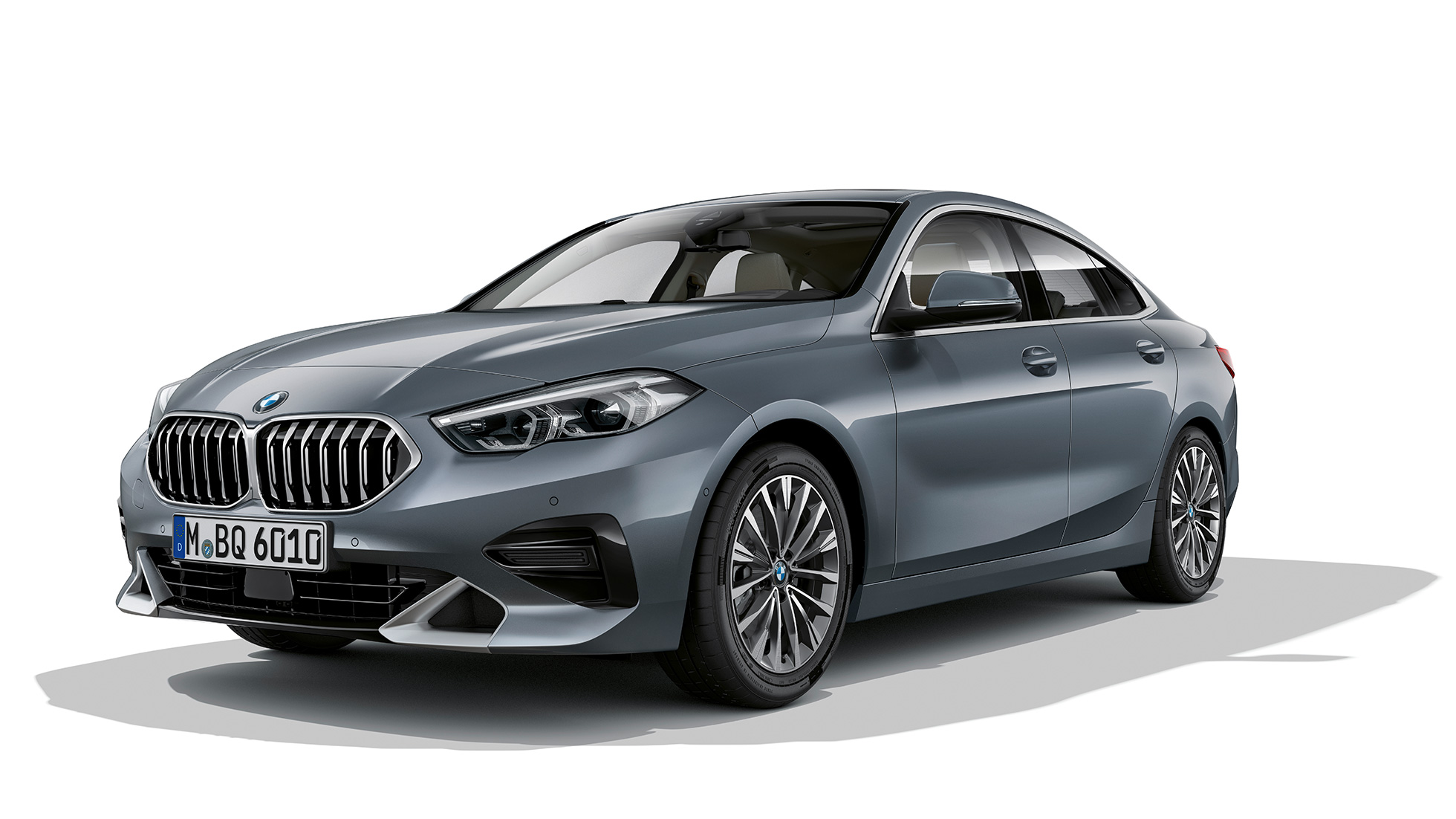 BMW prednja rešetka BMW Serije 2 Gran Coupé Model Luxury Line BMW prednja rešetka BMW Serije 2 Gran Coupé Model Luxury Line Storm Bay metalizirana F44 tročetvrtinski pogled spreda