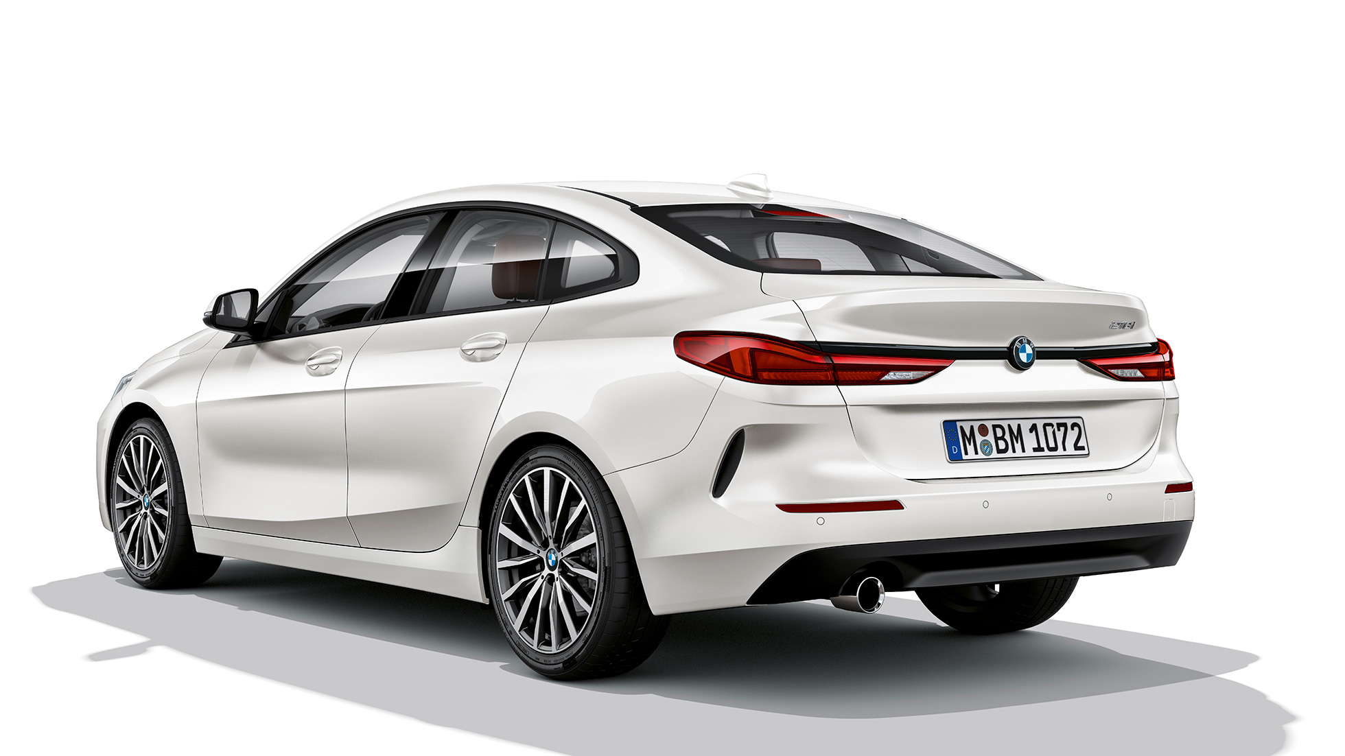 Aluminijumski točkovi BMW Serije 2 Gran Coupé Model Advantage Aluminijumski točkovi BMW Serije 2 Gran Coupé Model Advantage Mineral White F44 tročetvrtinski pogled otpozadi