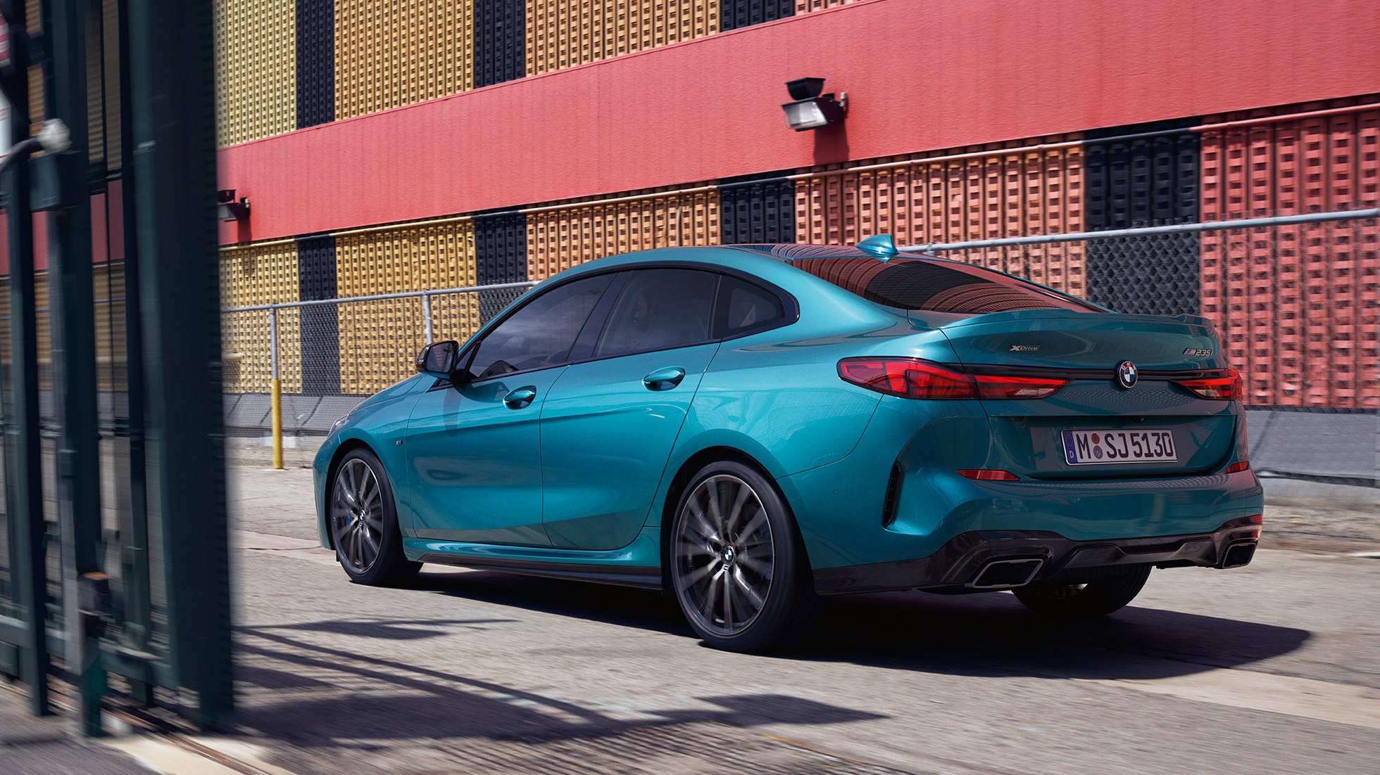 Video BMW Serije 2 Gran Coupé Video BMW Serije 2 Gran Coupé F44 Snapper Rocks Blue metalizirana, eksterijer