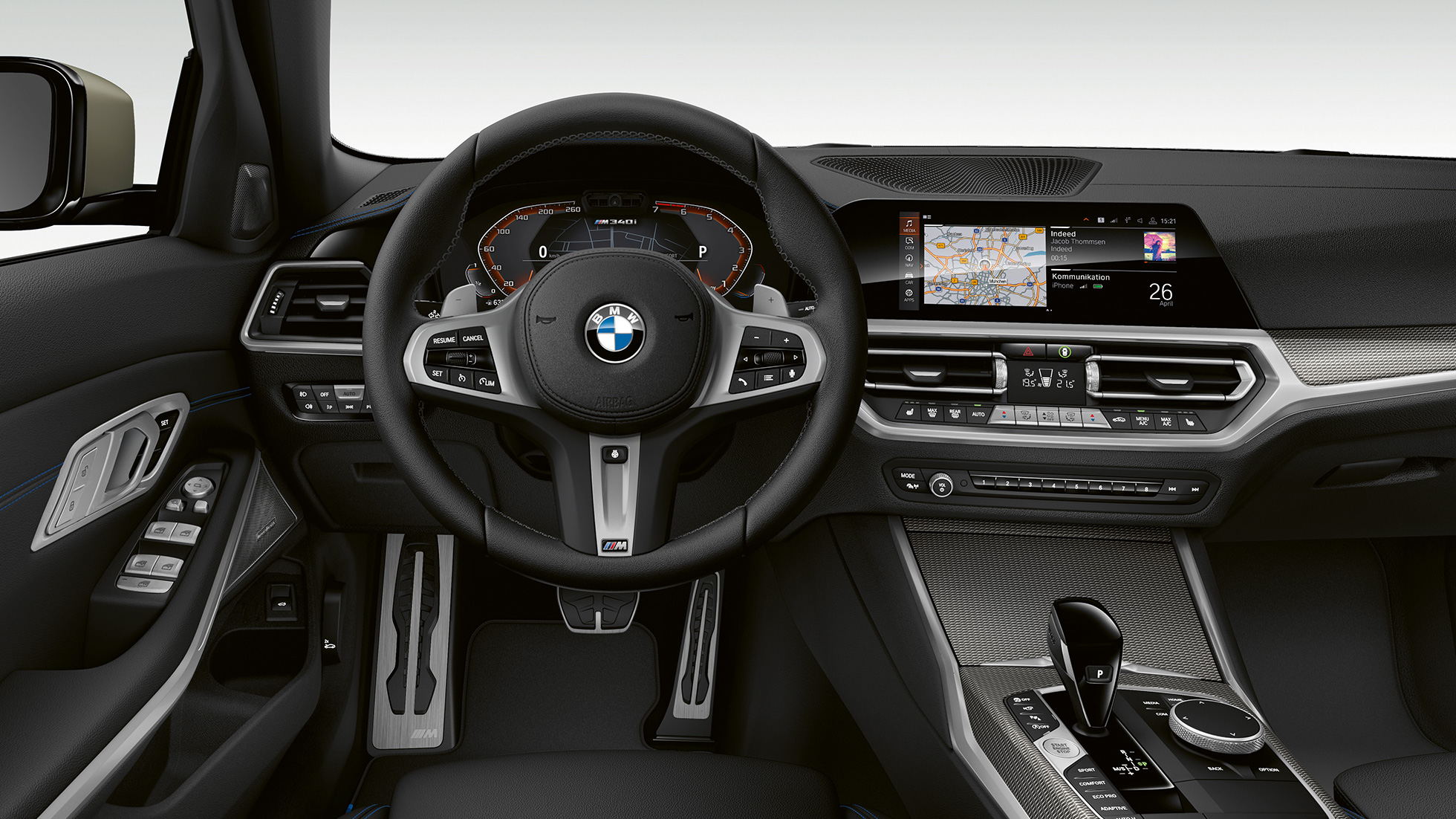 BMW Serije 3 Sedan, kabina modela M340i xDrive. Prednji pogled izbliza na vozačevu kabinu modela BMW Serije 3 M340i xDrive Sedan.