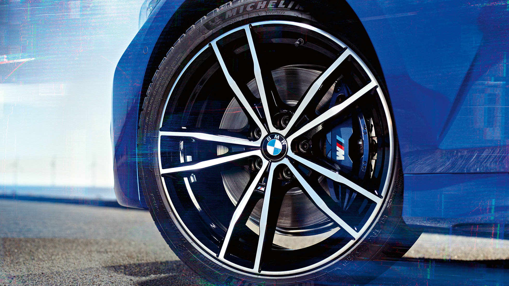 BMW Serije 3 Sedan, aluminijumski točkovi 791 M. Pogled izbliza na aluminijumske točkove od 19'' M 791 M Jet Black na modelu BMW Serije 3 Sedan.
