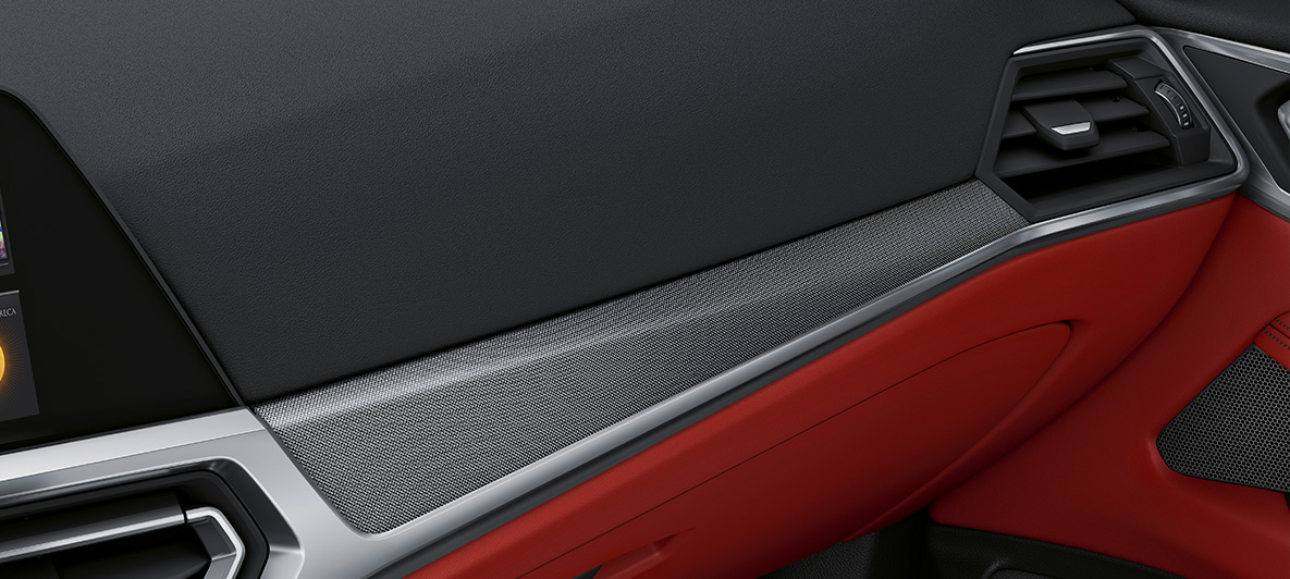 Obloge Aluminium fabric visokog sjaja BMW kupe serija 4 Individual G22 2020 enterijer BMW Individual obloge Aluminium fabric visokog sjaja sa završnom lajsnom Pearl Chrome BMW kupe serija 4 Individual G22 2020 enterijer