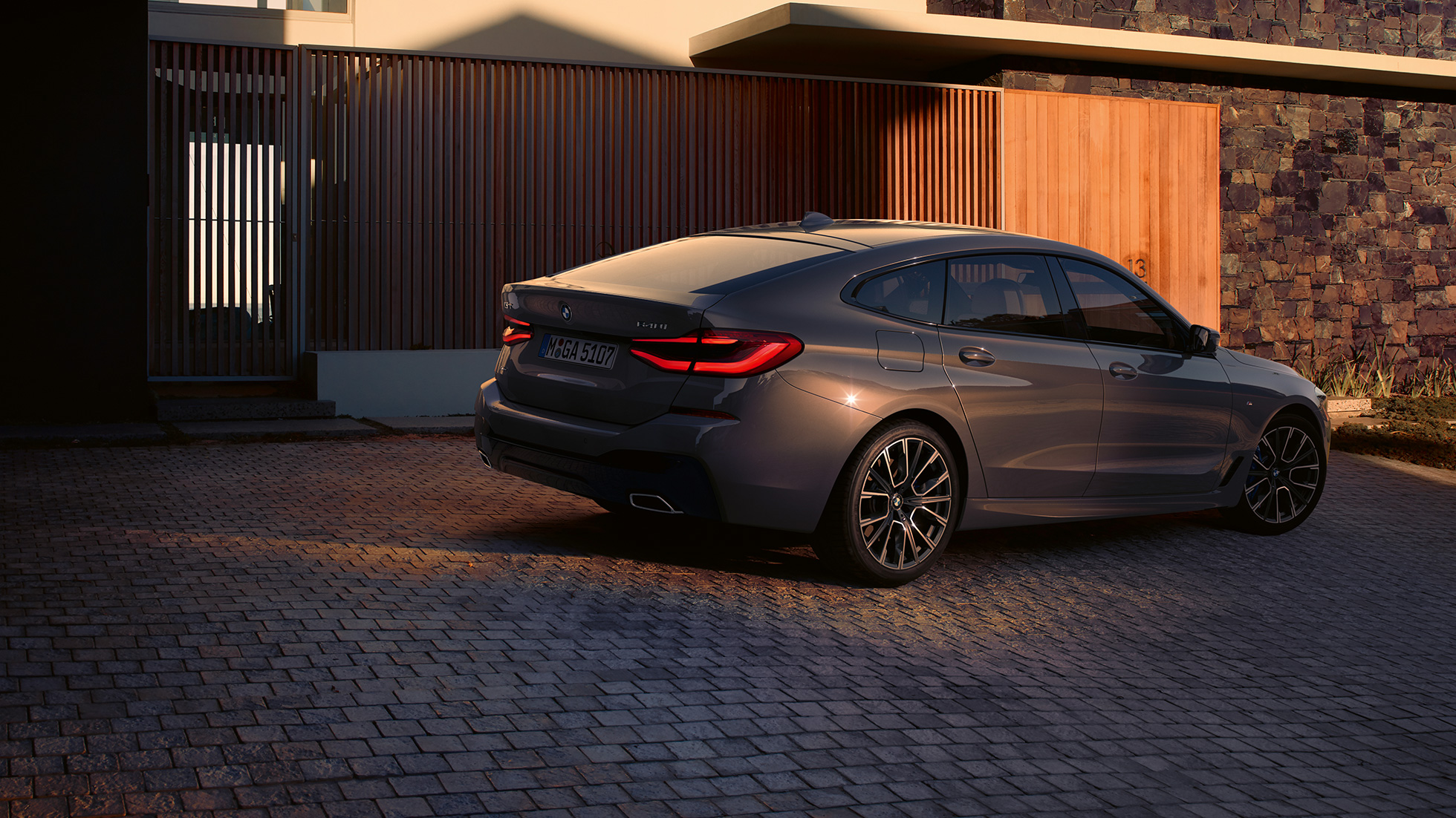 Dizajn zadnjeg dela vozila BMW Serije 6 Gran Turismo G32 2020 Dizajn zadnjeg dela vozila BMW Serije 6 Gran Turismo 640i xDrive G32 2020 Bernina Grey pogled otpozadi
