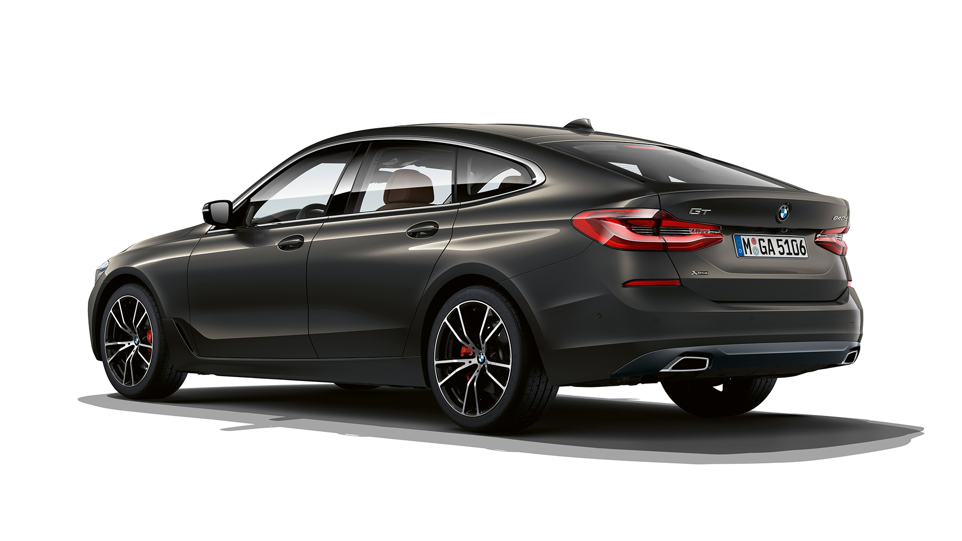 Pozadina vozila BMW Serije 6 Gran Turismo Luxury Line G32 2020 BMW Serije 6 Gran Turismo G32 640d xDrive 2020 Luxury Line Dravit Grey tročetvrtinski pogled otpozadi