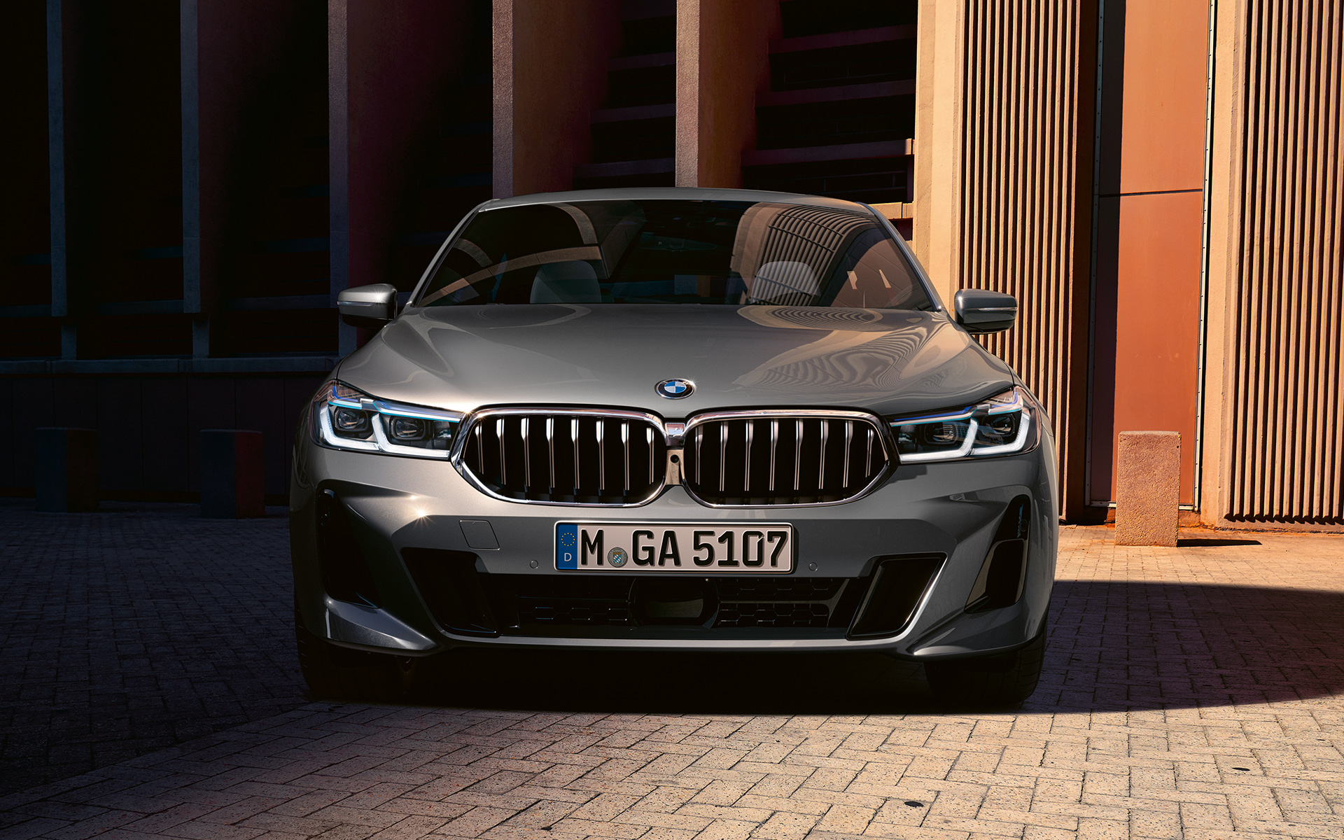 Prednji deo BMW Serija 6 Gran Turismo G32 2020 Prednji dizajn BMW Serija 6 Gran Turismo 640i xDrive G32 2020 Bernina sive boje prednji prikaz