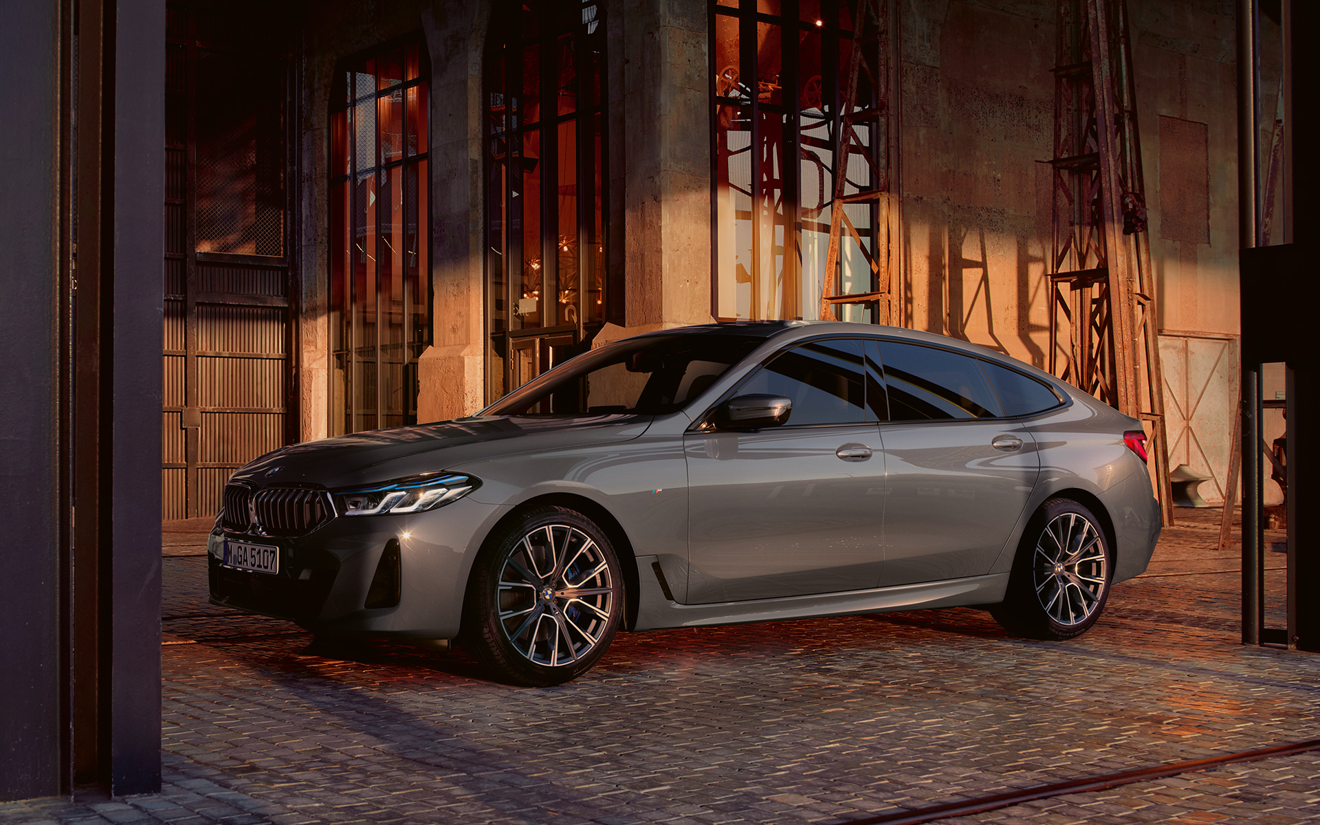 Silueta BMW Serija 6 Gran Turismo G32 2020 BMW Serija 6 Gran Turismo 640i xDrive G32 2020 Bernina sive boje bočni prikaz