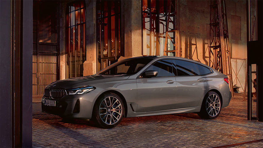 BMW Serija 6 Gran Turismo 640i xDrive G32 2020 Bernina sive boje bočni prikaz