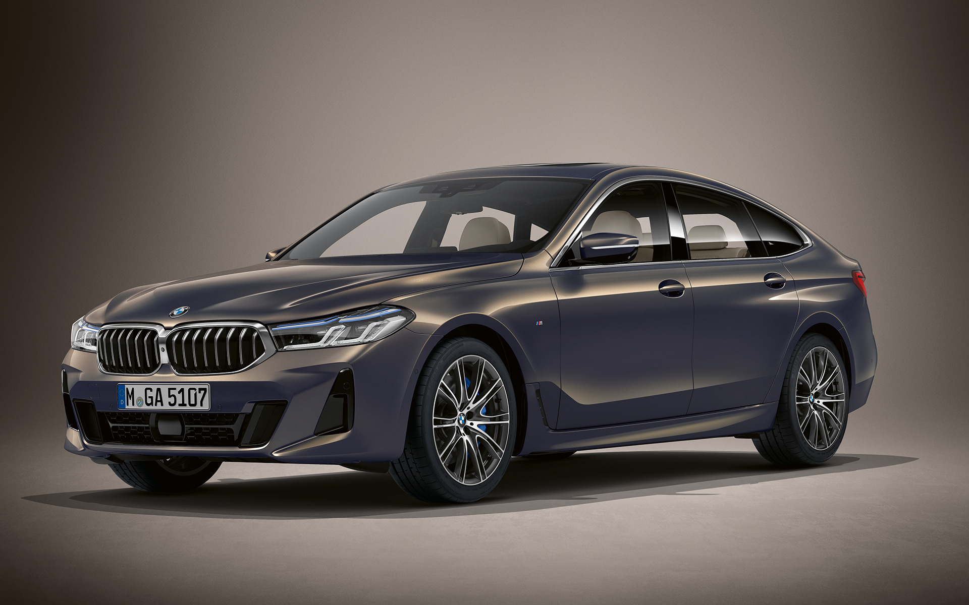 BMW Individual završna boja Alvit sive metalik boje BMW Serija 6 Gran Turismo G32 2020 BMW Individual završna boja Alvit sive metalik boje BMW Serija 6 Gran Turismo G32 2020 tročetvrtinski prednji prikaz nepomičnog vozila
