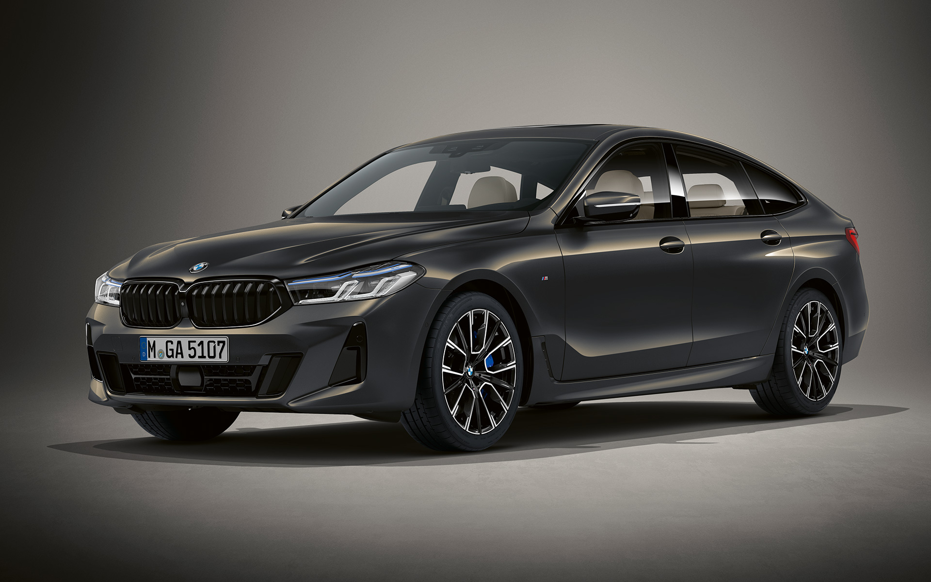 BMW Individual završna boja Dravit sive metalik boje BMW Serija 6 Gran Turismo G32 2020 BMW Individual završna boja Dravit sive metalik boje BMW Serija 6 Gran Turismo G32 2020 tročetvrtinski prednji prikaz nepomičnog vozila