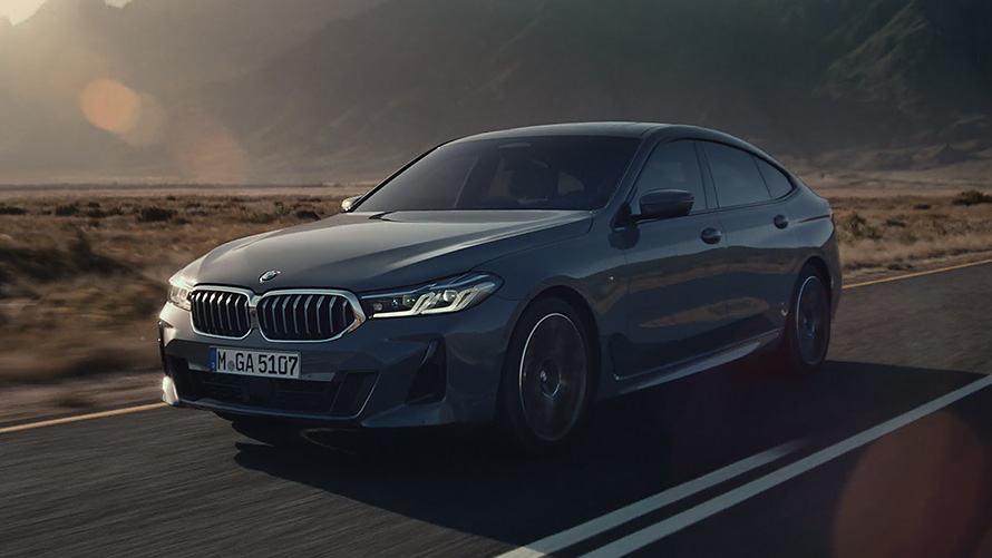 Spoljšnjost BMW Serija 6 Gran Turismo G32 2020 BMW Serija 6 Gran Turismo 640i xDrive G32 2020 Bernina sive boje ptičija perspektiva