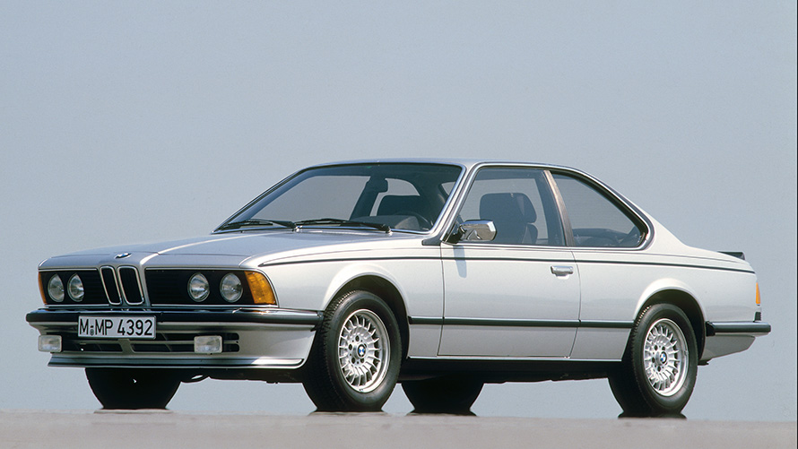 BMW 635CSi (E24) tročetvrtinski bočni prikaz parkiranog vozila BMW 635CSi (E24) tročetvrtinski bočni prikaz parkiranog vozila