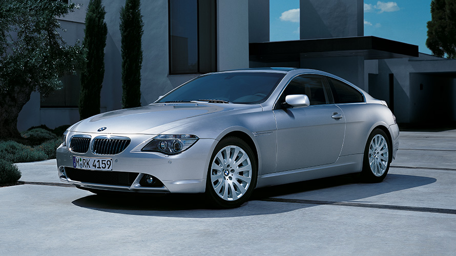 BMW Serije 6 Coupé (E63) tročetvrtinski bočni prikaz nepomičnog vozila BMW Serije 6 Coupé (E63) tročetvrtinski bočni prikaz nepomičnog vozila