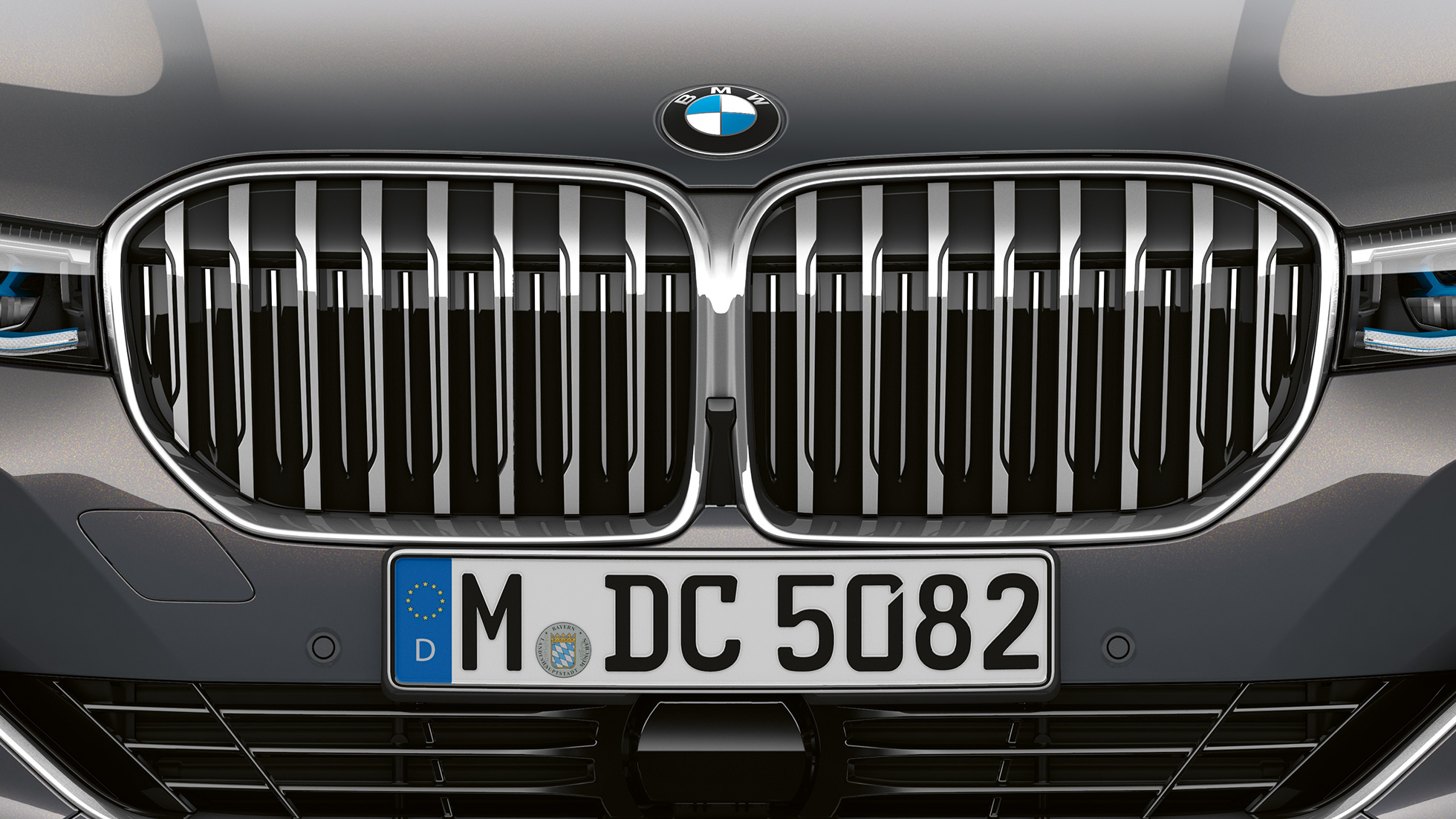 BMW Serije 7 Sedan sa dizajnom eksterijera Pure Excellence, izbornik brzina BMW Serije 7 Sedan sa dizajnom eksterijera Pure Excellence: Pogled izbliza na BMW prednju rešetku