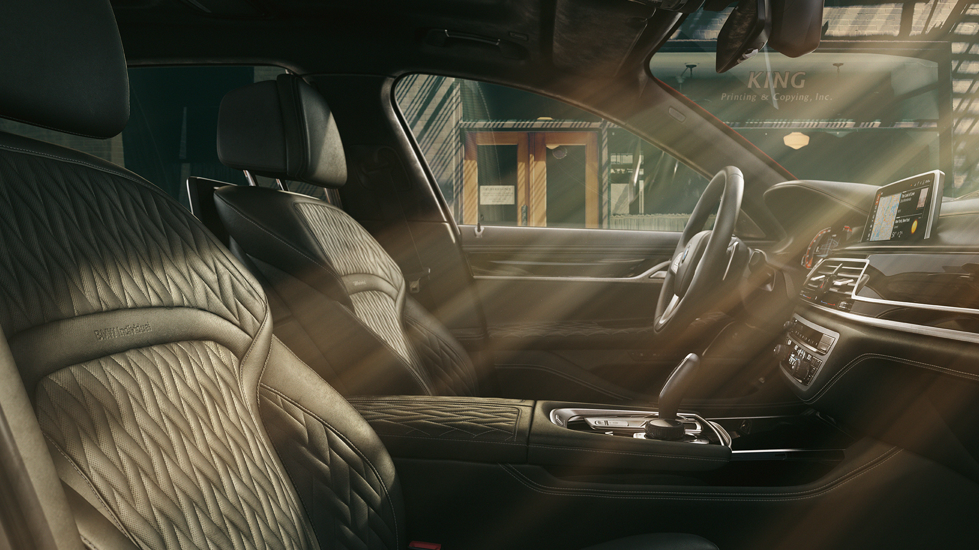 BMW Individual Serije 7 Sedan visokokvalitetni enterijer BMW Individual Serije 7 Sedan visokokvalitetni enterijer u crnoj boji