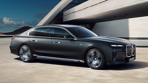 BMW Serije 7 Sedan (G70) zadnji prikaz sa otvorenim vratima BMW Serije 7 Sedan (G70) zadnji prikaz sa otvorenim vratima