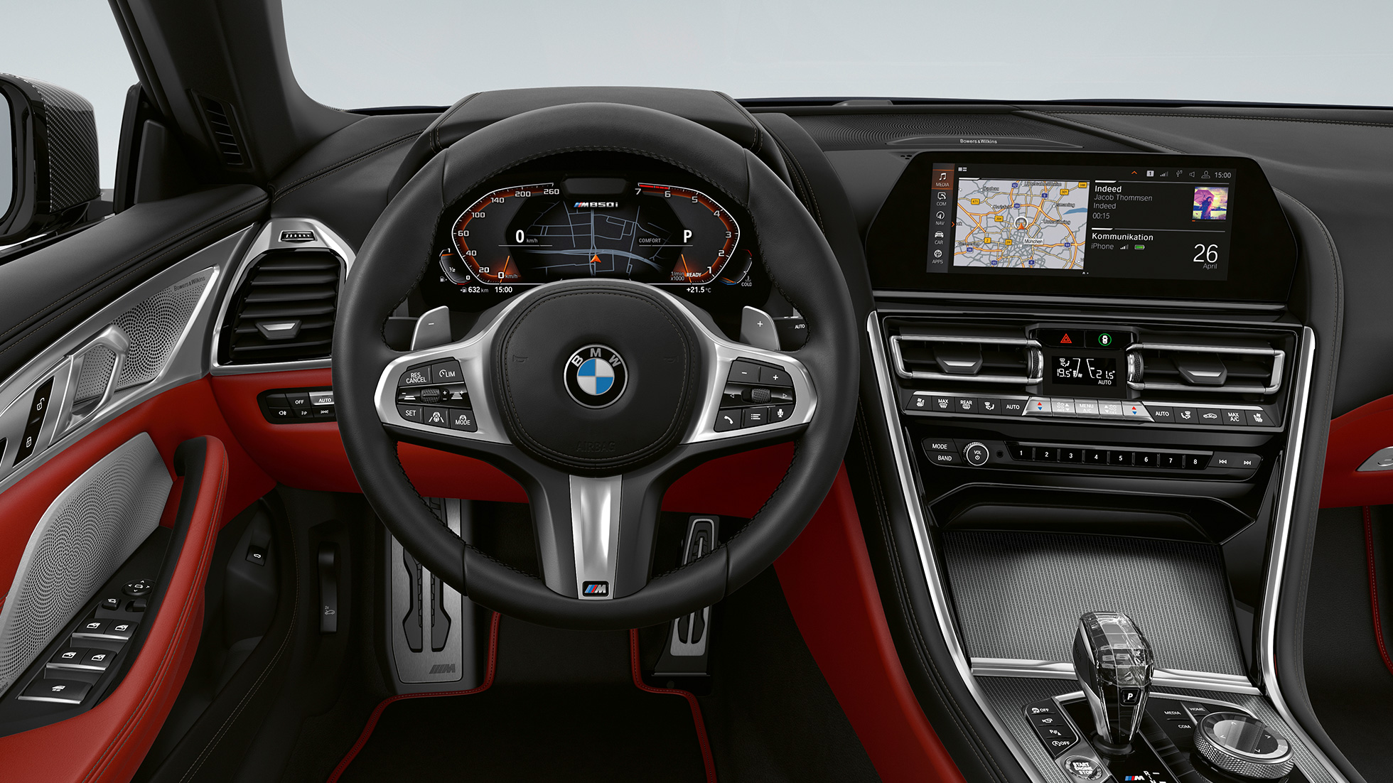 BMW M850i xDrive, Carbon Black metalizirani, kabina sa M kožnim volanom. BMW M850i xDrive, Carbon Black metalizirani, kabina sa M kožnim volanom.