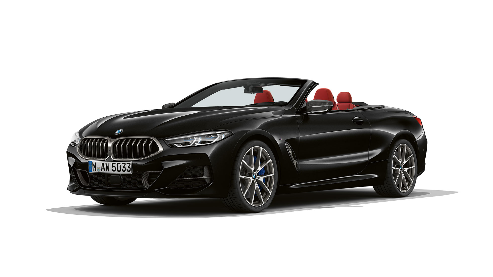 BMW M850i xDrive, Carbon Black metalizirani, tročetvrtinski pogled spreda. BMW M850i xDrive, Carbon Black metalizirani, tročetvrtinski pogled spreda.