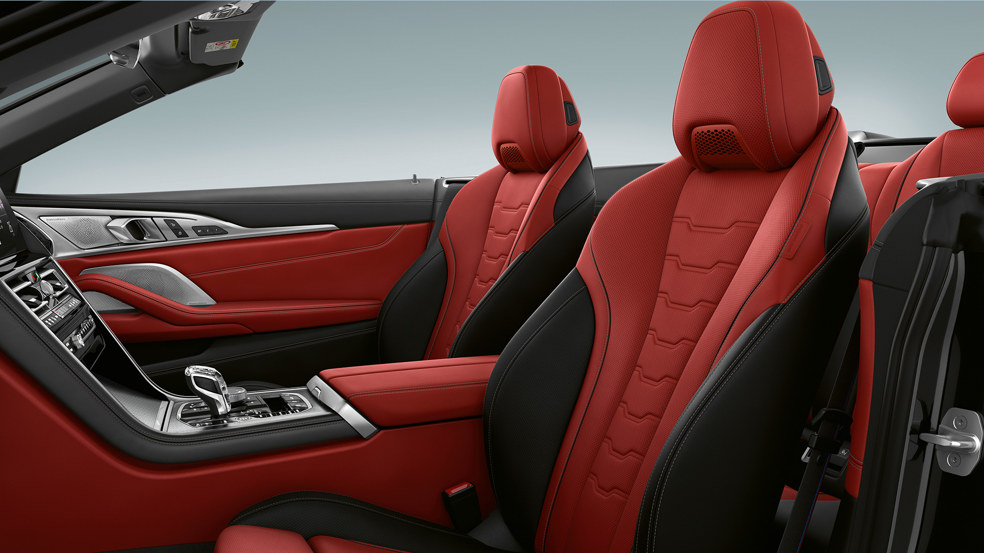 BMW M850i xDrive, Carbon Black metalizirani, BMW Individual proširene kožne presvlake Merino Fiona Red/Black. BMW M850i xDrive, Carbon Black metalizirani, BMW Individual proširene kožne presvlake Merino Fiona Red/Black.