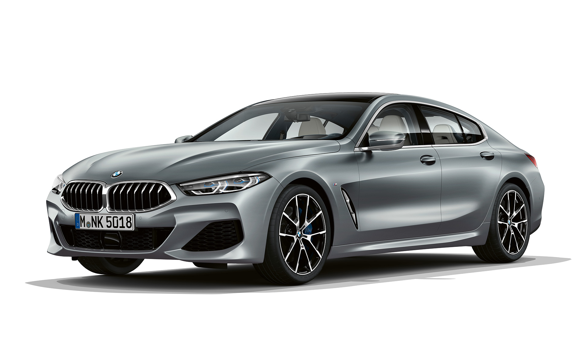 Frozen Temptation tročetvrtinski snimak spreda BMW serije 8 Gran Coupé, Frozen Temptation tročetvrtinski snimak spreda