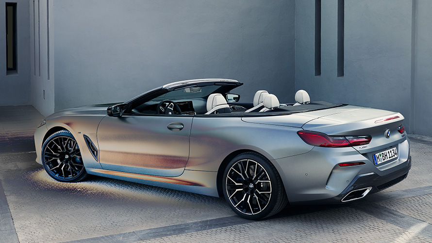 BMW Serija 8 Kabriolet (G14) tročetvrtinski prednji prikaz parkiranog vozila BMW Serija 8 Kabriolet (G14) tročetvrtinski prednji prikaz parkiranog vozila