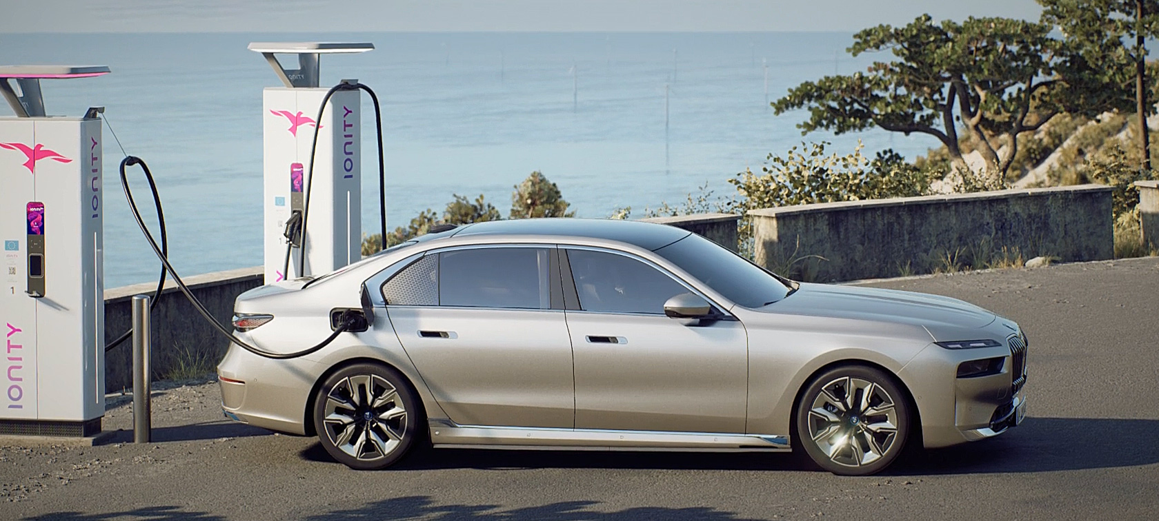 BMW i7 Sedan G70 Detalji Video o punjenju vozila BMW i7 Sedan G70 Detalji Video o punjenju vozila kod kuće i preko javne infrastrukture