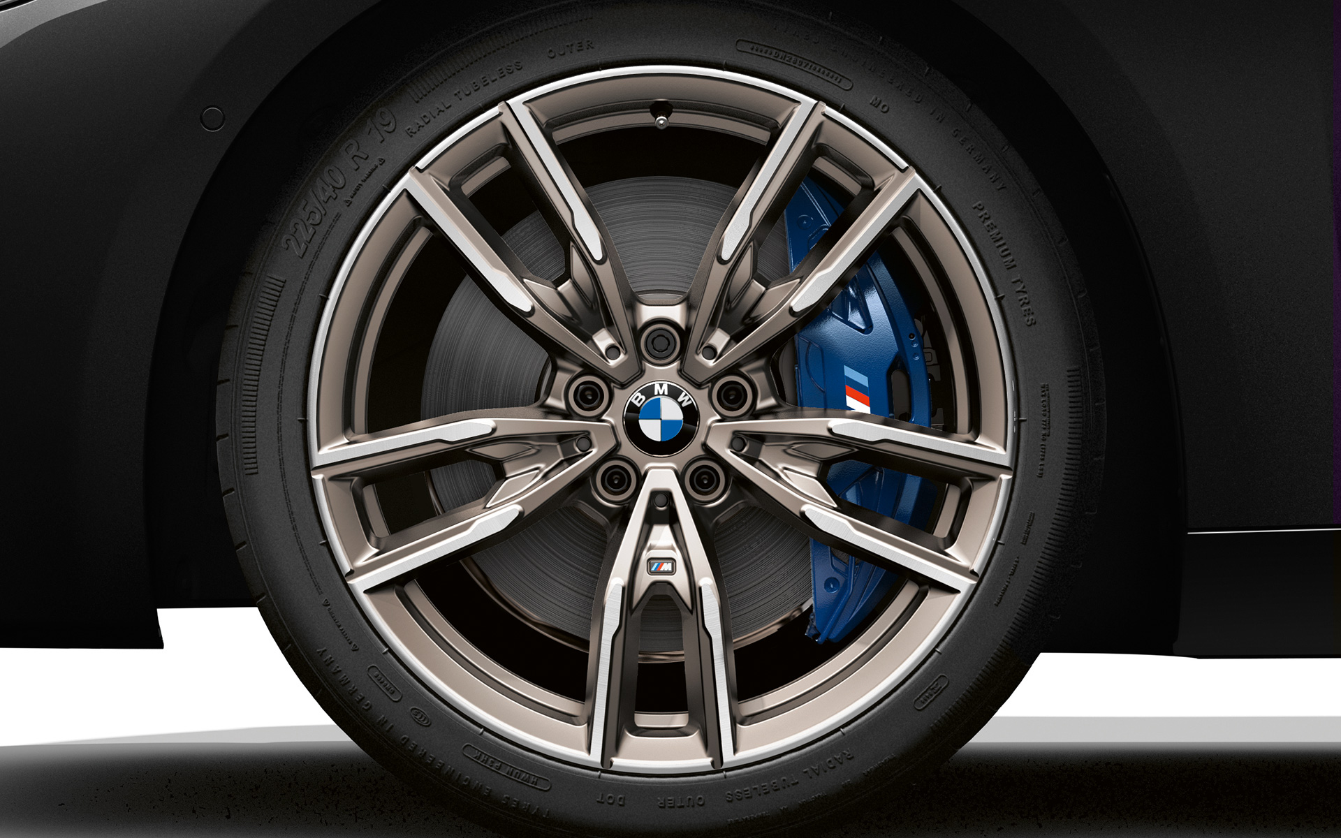 BMW M240i G42 M Sport kočioni sistem, tamno plave metalik boje M Sport kočioni sistem, tamno plave metalik boje BMW M240i G42