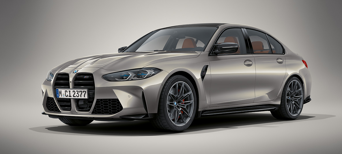 BMW Individual Tanzanite Blue metalizirani BMW M3 Sedan G80 2020 BMW M3 Sedan BMW Individual Tanzanite Blue metalizirani G80 2020 tročetvrtinski pogled spreda dok stoji