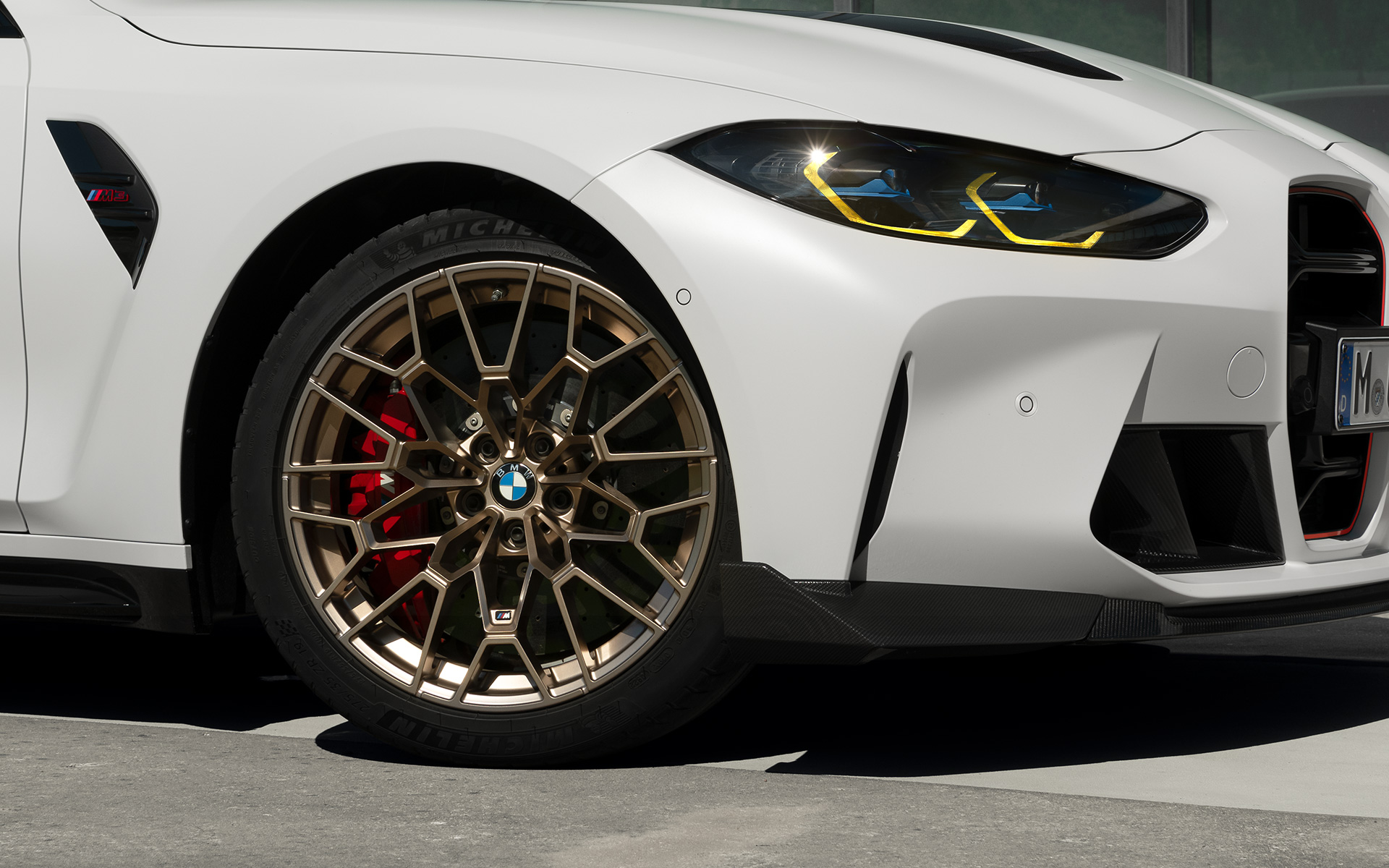 Kovani felne od lakih legura (CS ekskluzivni dizajn) sa gumama za trke BMW M3 CS G80 BMW M3 CS G80 Kovane felne od lakih legura (CS ekskluzivni dizajn) sa gumama za trke