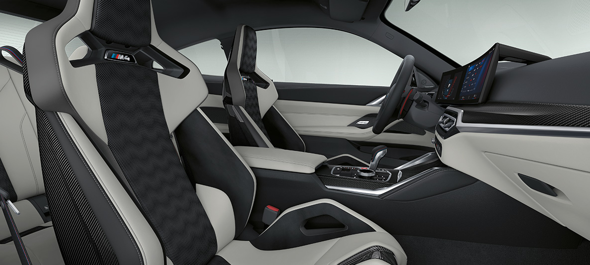 BMW Individual kompletna kožna obloga 'Merino' Silverstone/crne boje BMW M4 Coupé 2021 G82 Enterijer BMW Individual kompletna kožna obloga 'Merino' Silverstone/crne boje BMW M4 Coupé G82 2021 enterijer
