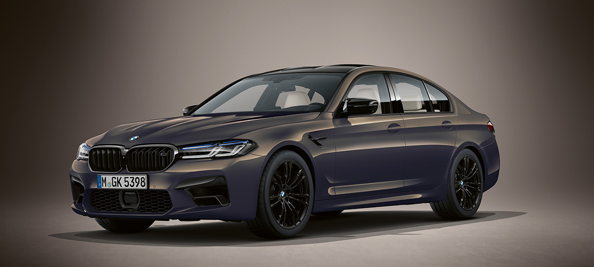 BMW Individual BMW M5 Limuzina F90 LCI Facelift 2020 Alivte Grey metalik tročetvrtinski prednji prikaz BMW Individual BMW M5 Limuzina F90 LCI Facelift 2020 Alivte Grey metalik tročetvrtinski prednji prikaz