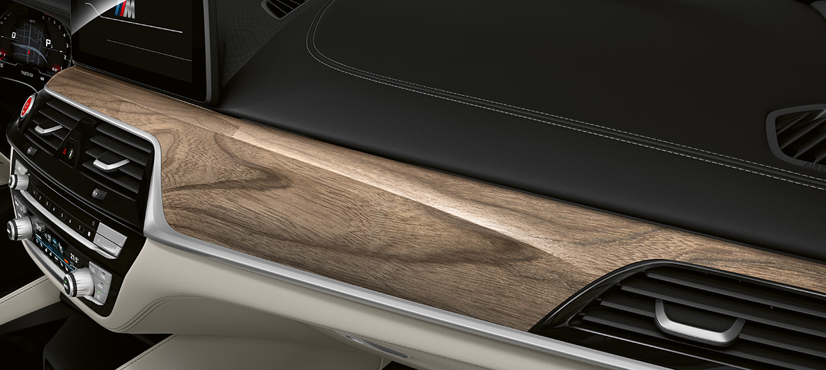 BMW Individual BMW M5 Limuzina F90 LCI Facelift 2020 BMW Individual ukrasne letvice fino drvo Sen Light Brown unutrašnjost BMW Individual BMW M5 Limzina F90 LCI Facelift BMW Individual ukrasne letvice fino drvo Sen Light Brown unutrašnjost