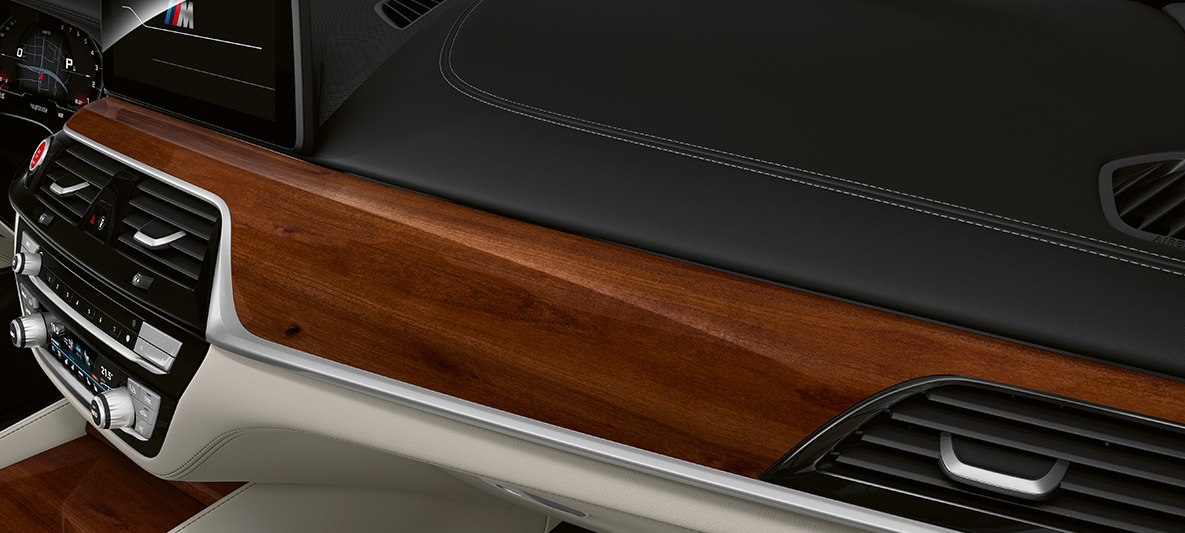 BMW Individual BMW M5 Limuzina F90 LCI Facelift 2020 BMW Individual ukrasne letvice fino drvo Plum Brown visoki sjaj s detaljima Pearl Chrome BMW Individual BMW M5 Limuzina F90 LCI Facelift 2020 BMW Individual ukrasne letvice fino drvo Plum Brown visoki sjaj s detaljima Pearl Chrome