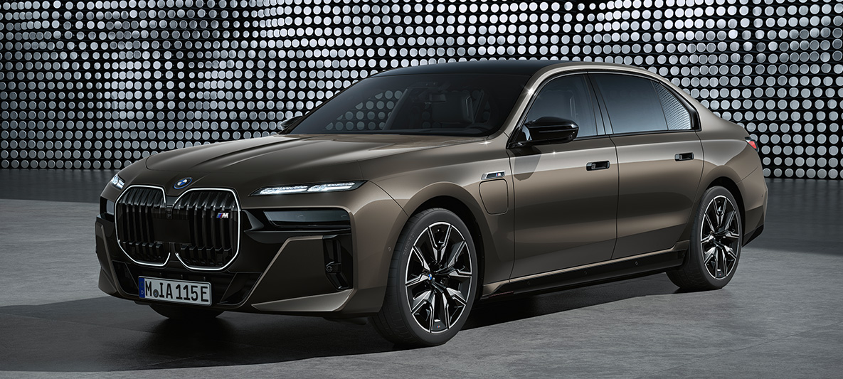 Sepang bronzane boje Specijalne završne boje BMW M automobili serije 7 G70 BMW M automobili serije 7 G70 Sepang bronzane boje Specijalne završne boje