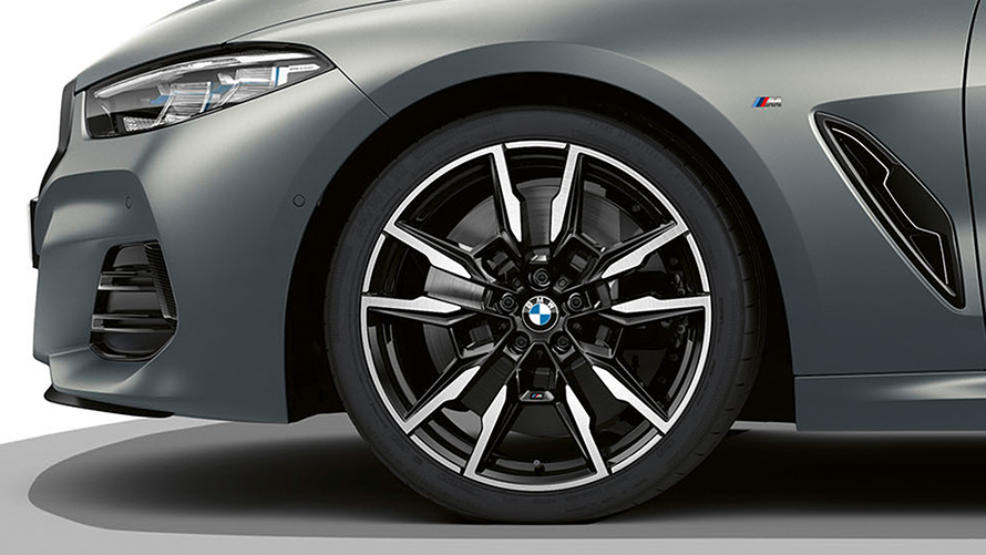 BMW M850i xDrive Kabriolet G14 LCI Facelift 2022 BMW Individual Frozen Pure siva metalik boja metallic 20-Inčni M dvokraki točkovi od lakih legura 894 M bliži prikaz