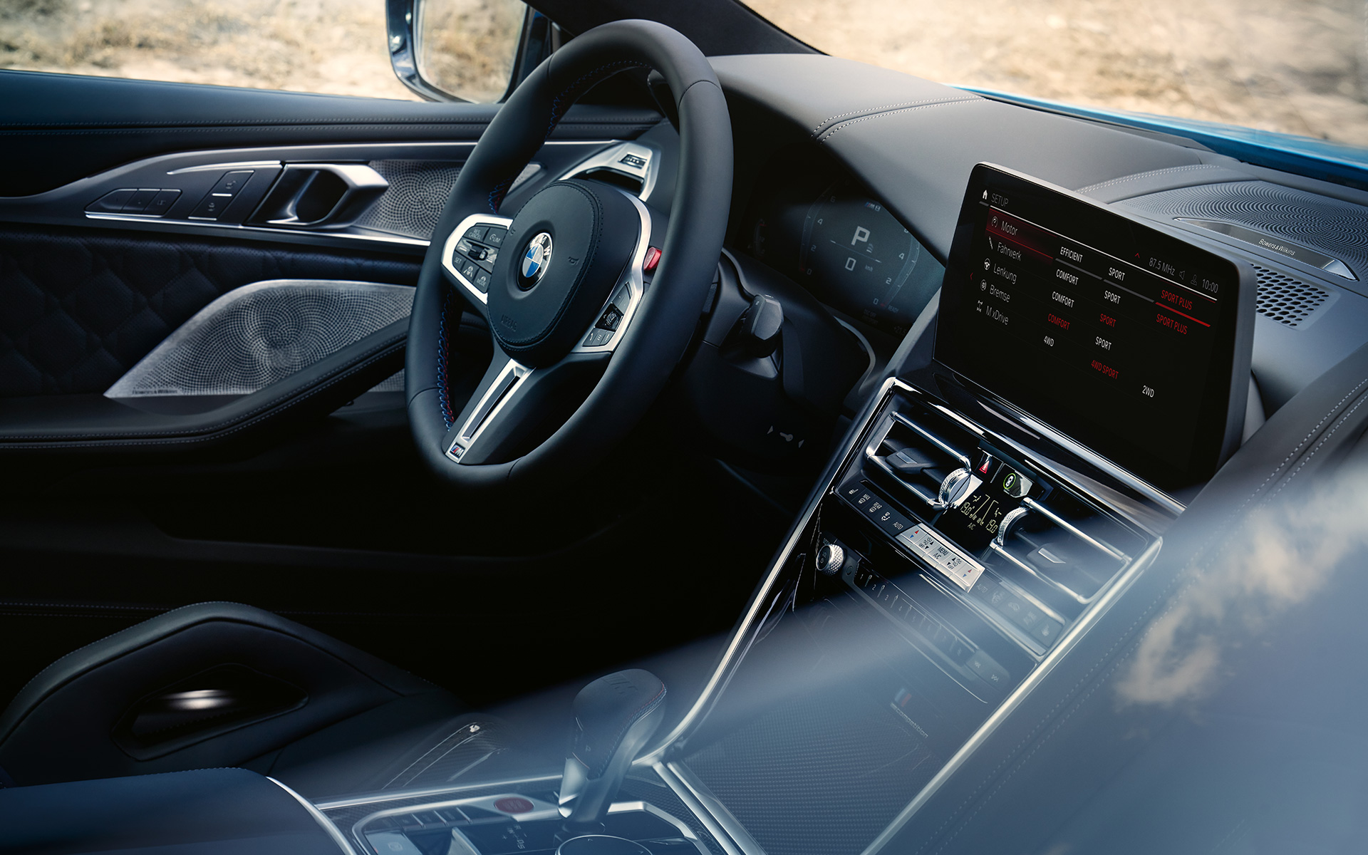 Kontrolni displej BMW M8 Competition Coupé F92 LCI Facelift 2022 BMW M8 Competition Coupé F92 LCI Facelift 2022 Kontrolni displej unutrašnjost