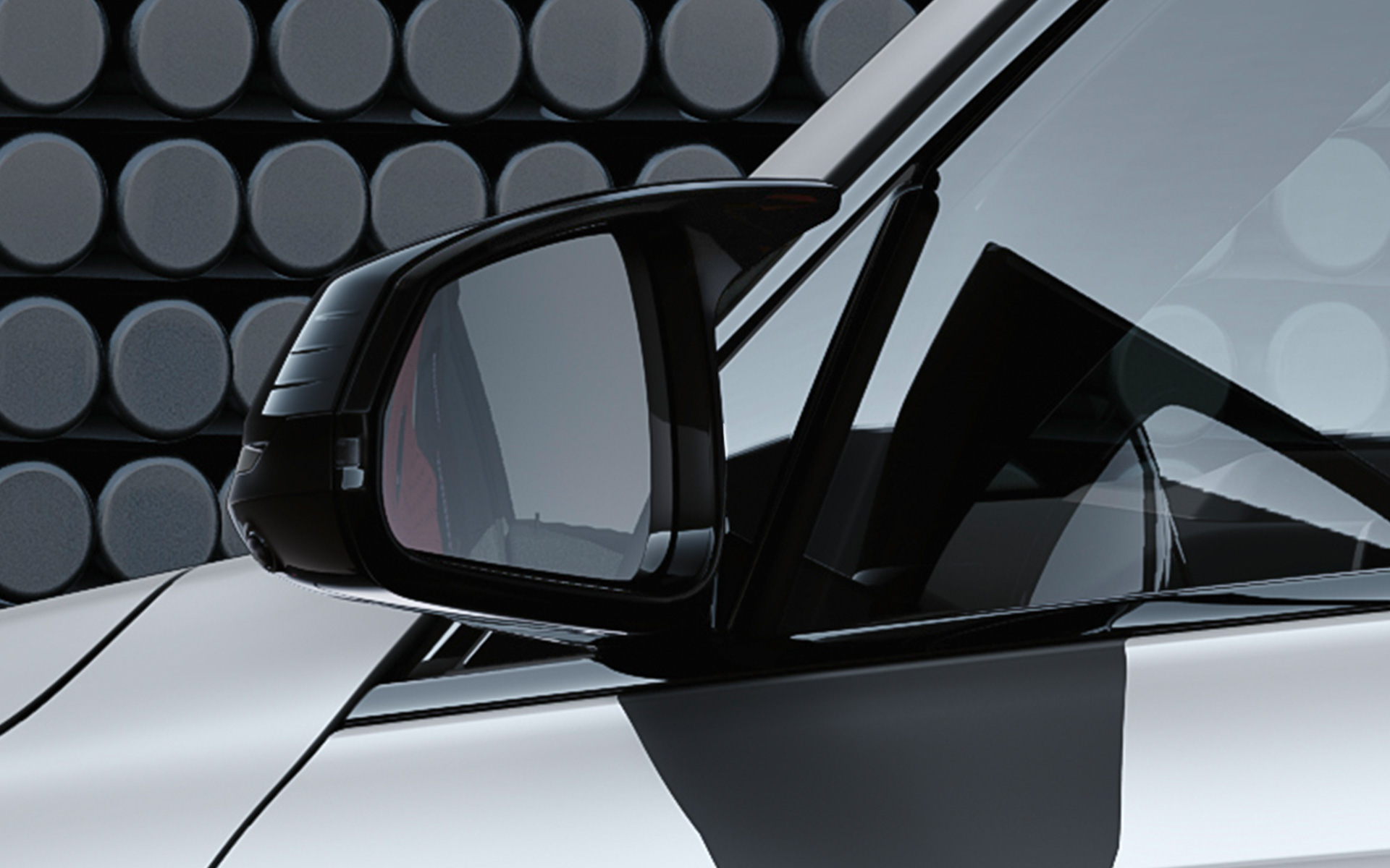 BMW X1 M35i xDrive Detalj M kućište retrovizora BMW X1 M35i xDrive Spoljašnji detalj M kućište retrovizora