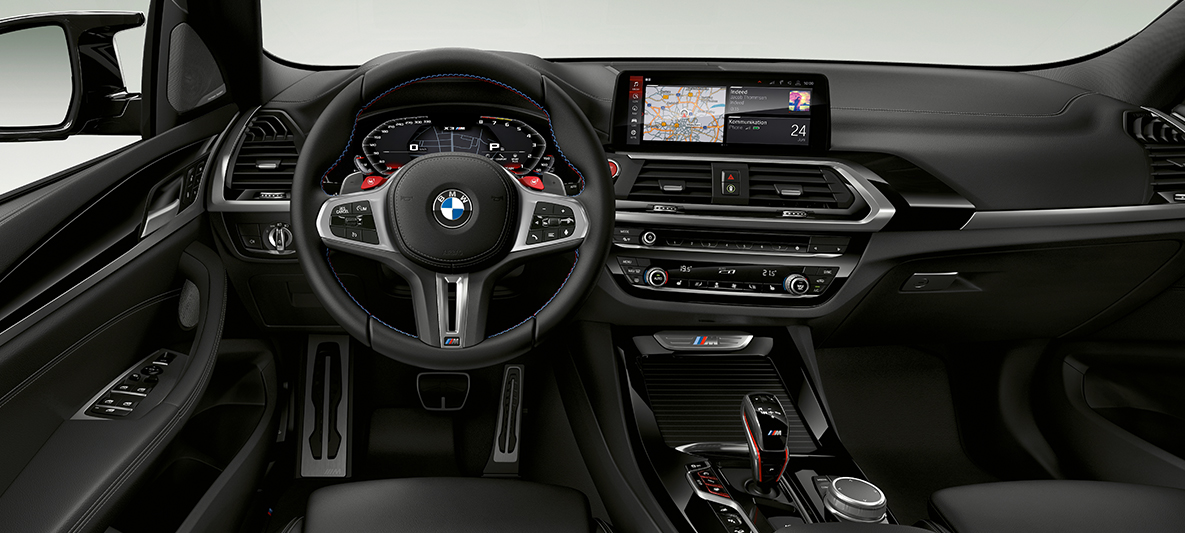 BMW X3 M, M kožni volan. BMW X3 M, enterijer, kabina, M kožni volan sa M specifičnim kontrastnim štepovima.