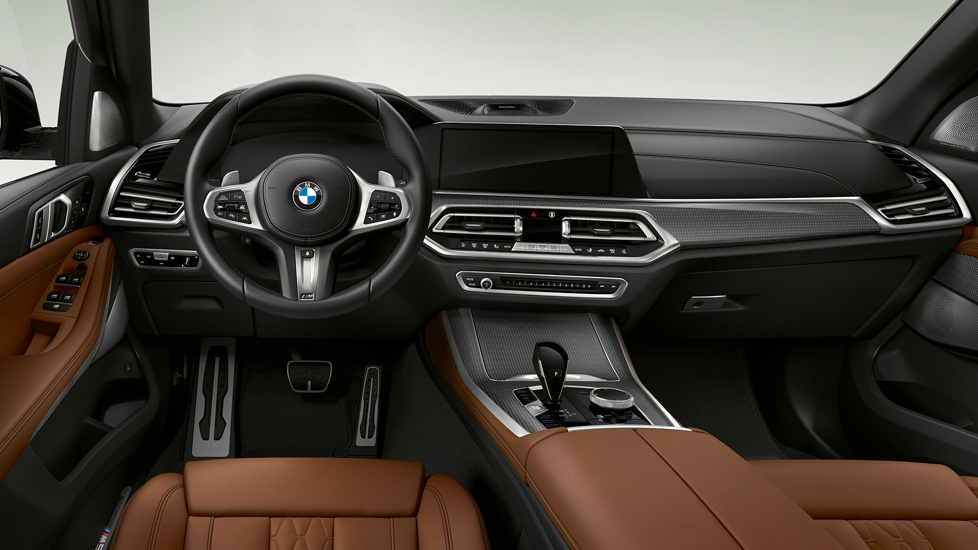 Kokpit BMW-a X5 M50i Unutrašnjost BMW X5 M50i G05 s prikazom kokpita