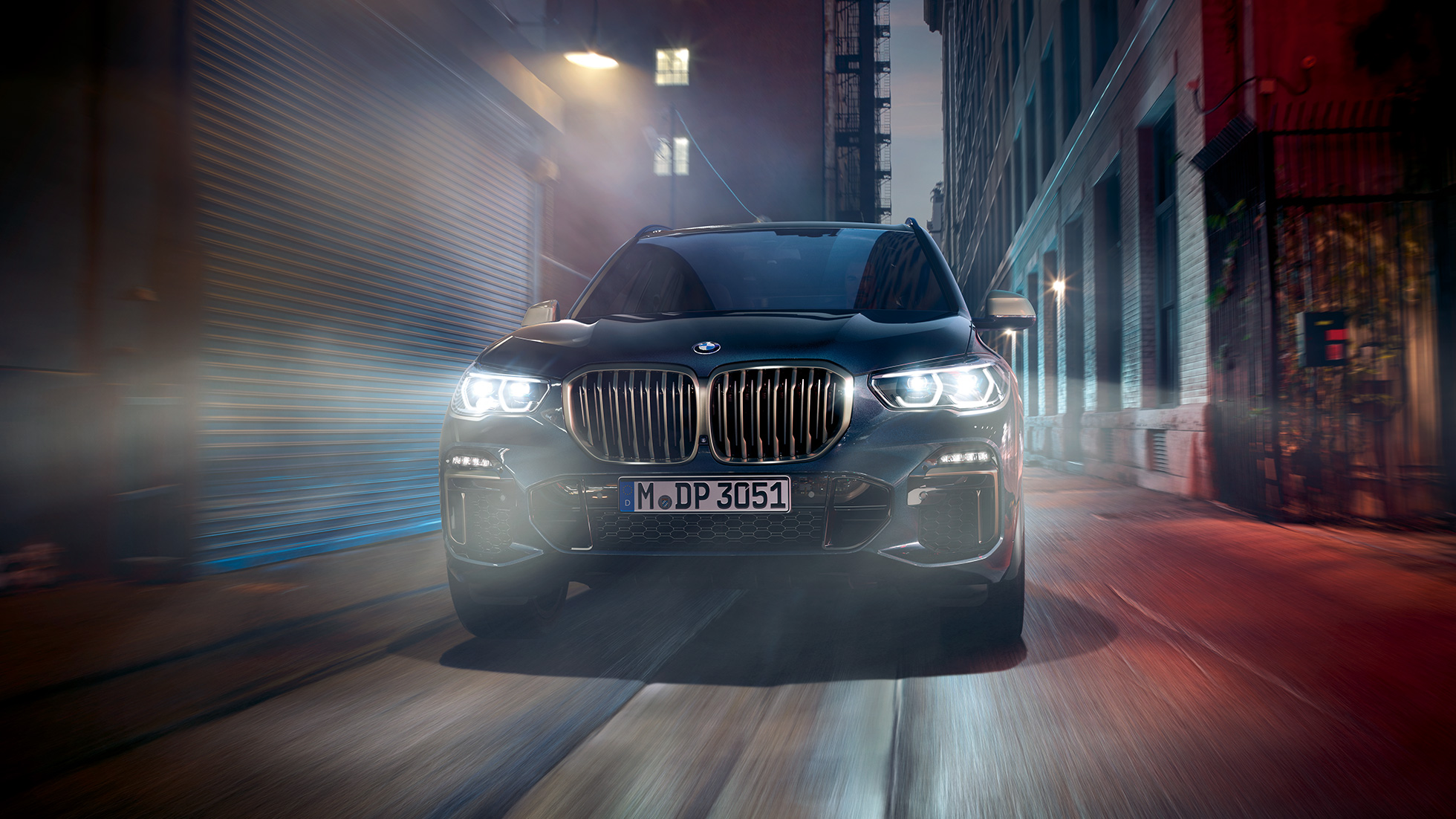 BMW rešetka maske BMW-a X5 M50i Prikaz BMW rešetke maske prednjeg kraja u Cerium Grey boji BMW-a X5 M50i G05 Carbon crne metalik boje