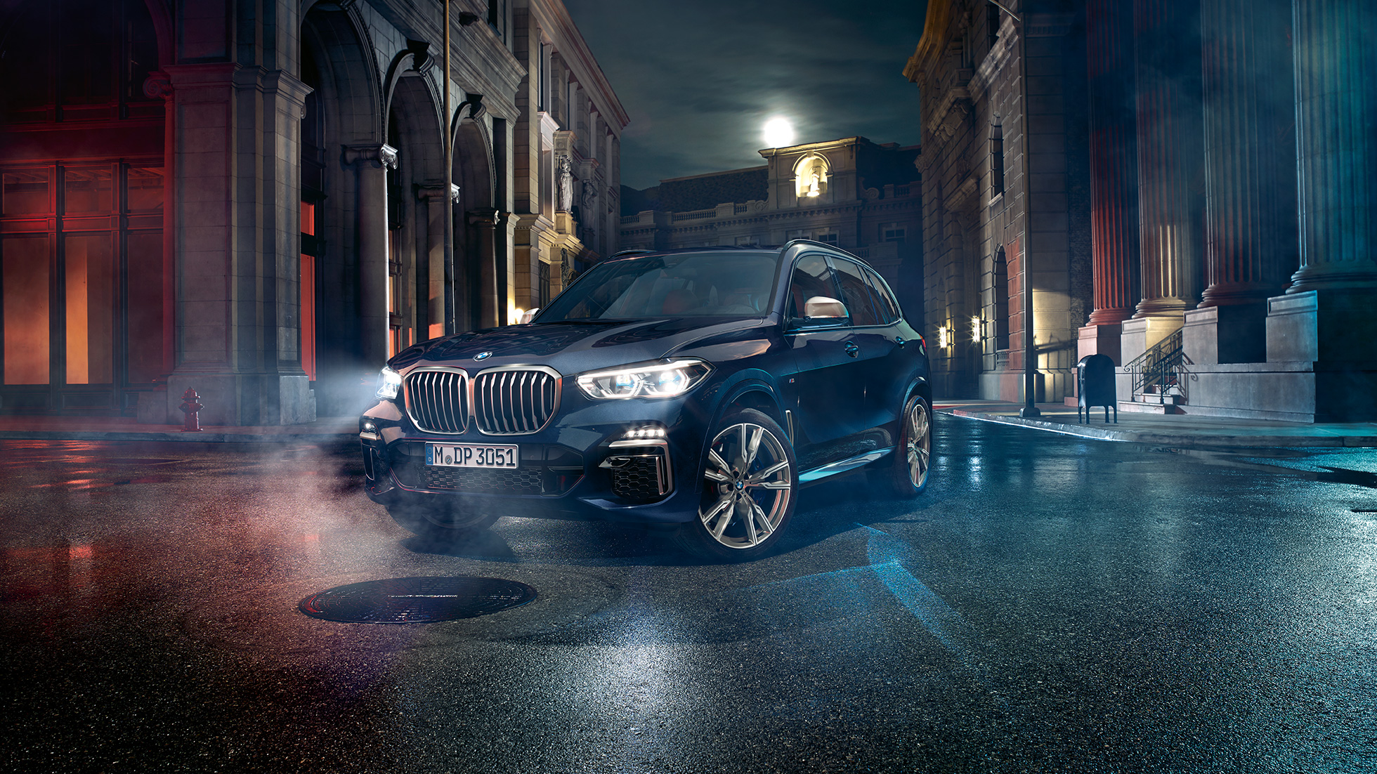 Prednja svjetla BMW-a X5 M50i Tročetvrtinski prednji prikaz prednjih svjetala s X Laserlight opcijom BMW-a X5 M50i G05 Carbon crne metalik boje
