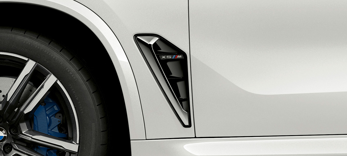 M otvori za vazduh BMW X5 M F95 M otvori za vazduh BMW X5 M Mineral bela boja F90 2020 bliži prikaz